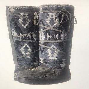 Manitoba Mukluks Women’s Lace-up boots Gray
